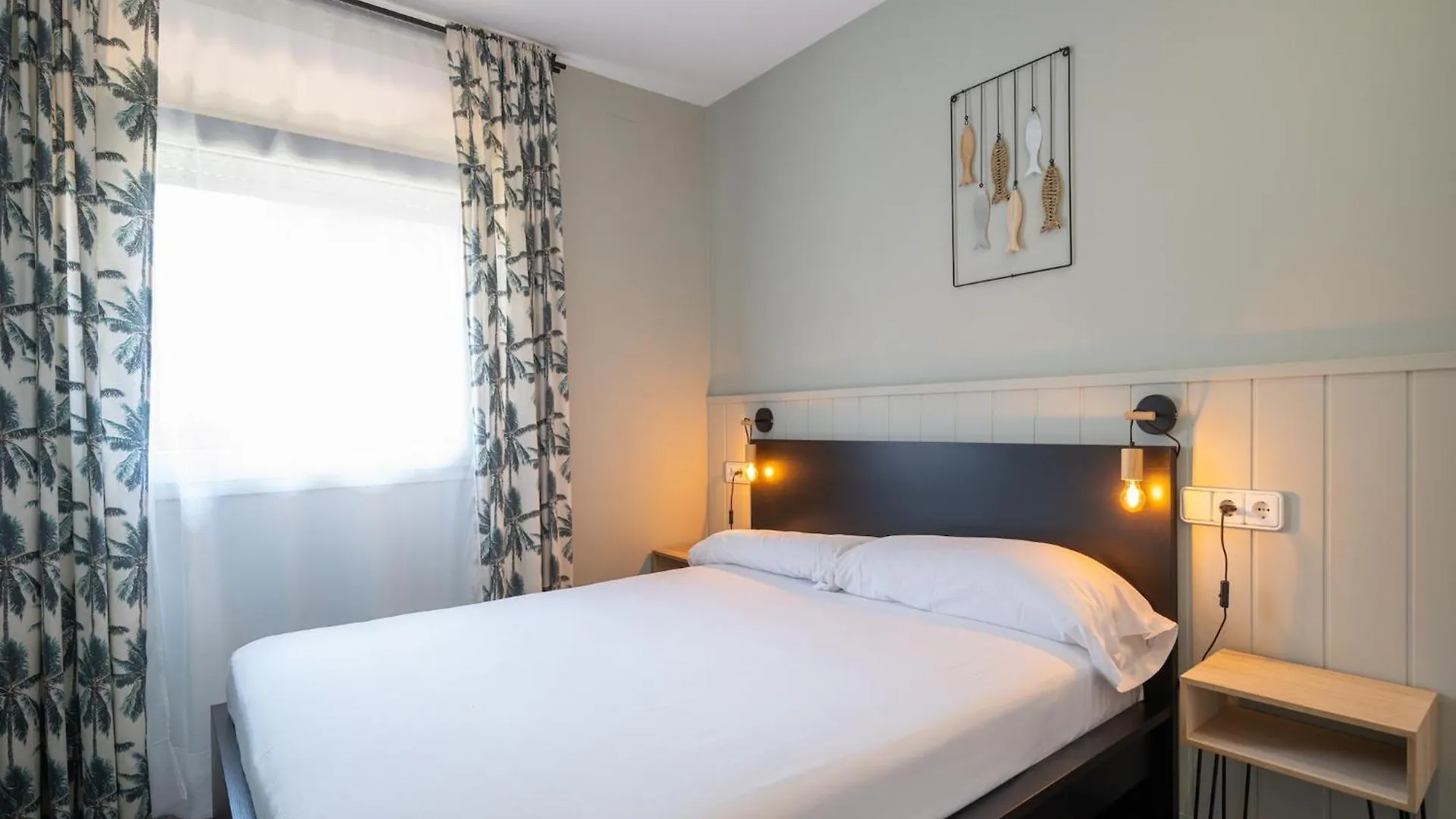 Apartment, 350 Meters From The Riells Beach L' Escala 0*,  Španělsko